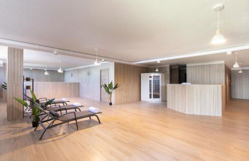 Sunset Horizon Spa Retreat by Eden Rentals - Foto 65