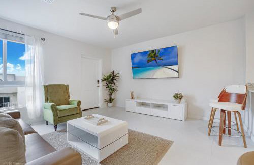 Beachside Bliss, 1BR Condo with Pool at Dania Beach - Foto 7