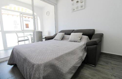 Costa Blanca Bungalow Lago jardin frente piscina 4 personas #PRP001 by Stay Orihuela Costa - Foto 22