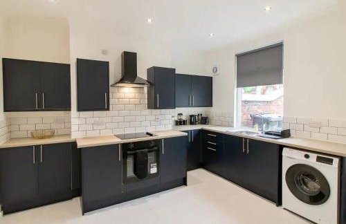 Recently renovated stylish home parking - Pass the Keys - Photo 15