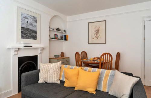 Finest Retreats - Centre View - Photo 9