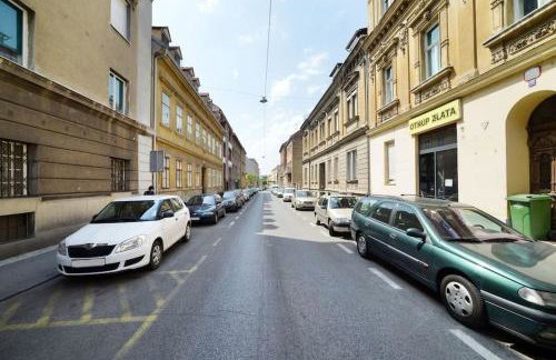 Block Apartment Upper Town - Photo 15