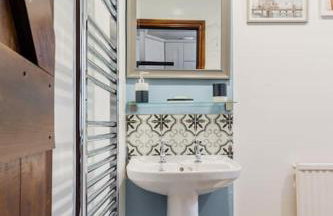 Sarahs Cottage - Photo 7
