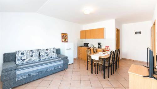 1 Bedroom Cozy Apartment In Vidalici - Foto 3