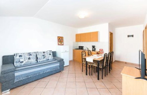 1 Bedroom Cozy Apartment In Vidalici - Foto 3