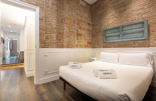 Enjoybcn Coliseum Apartments - Photo 9