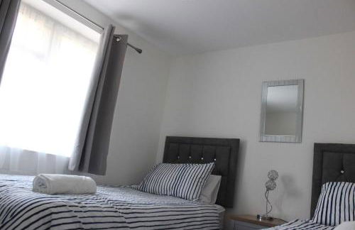 Exquisite and Modern 2 bed Maisonette - Foto 14