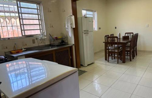 Cosa Aconchegante com Piscina - Foto 34