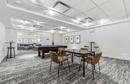 2bd River North Million Dollar Views! Parking Incl condo - Foto 22