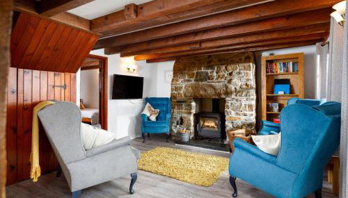 Little Leighs - Photo 5