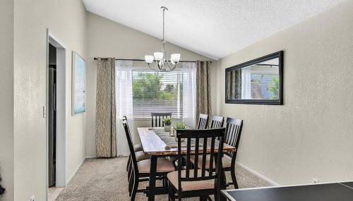 4BR Family Home, Private Pool & BBQ, Near Strip - Foto 5