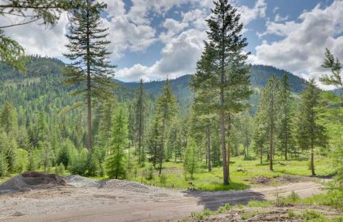 Lakeside Cabin Retreat with Private Hot Tub! - Foto 3