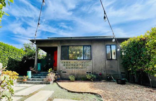 2 BR 2 BA - Eco House and Garden Vacation Retreat and Remote Workspace for Families, Couples and Solo Travelers in Coveted Culver - Foto 24