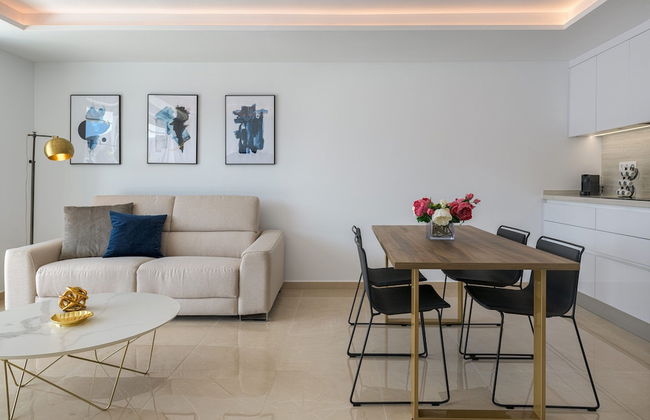 Grand Horizon Luxury Boutique Apartments - Photo 31