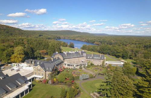 Spacious Waterfront Mansion wHot tubPoolTable - Foto 48