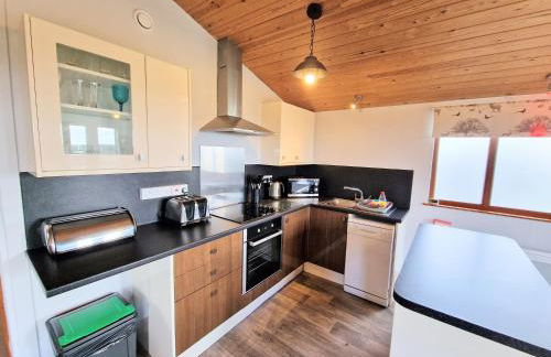 Ochil 8 with Private Hot Tub - Fife - Loch Leven - Lomond Hills - Photo 8