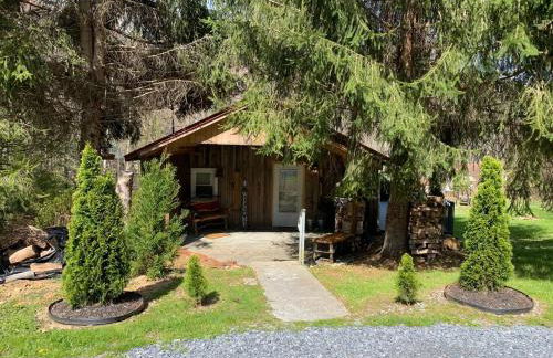 Romantic Chalet w/ Hot Tub close to Roan Mountain - Foto 7