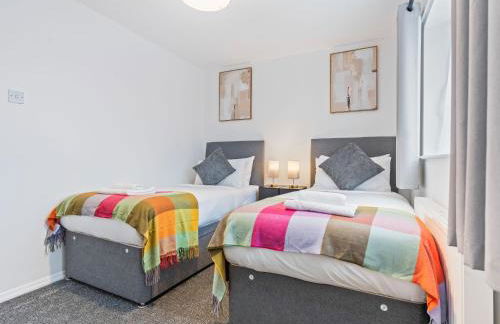 Telford Centre House with Parking, Garden, Wi-Fi - Photo 8