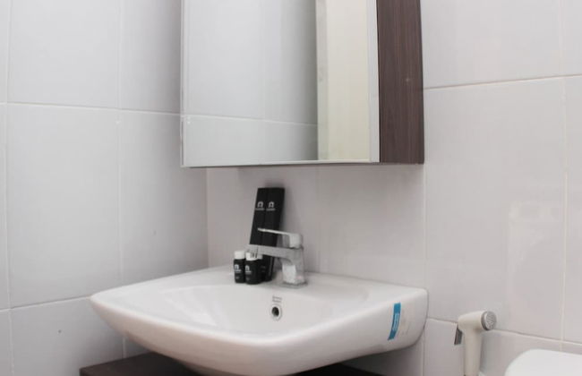 Homey And Minimalist 2Br At Patraland Urbano Apartment - Foto 15