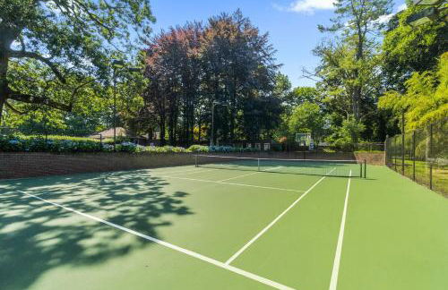 Private Resort Mansion with Pool - Foto 9