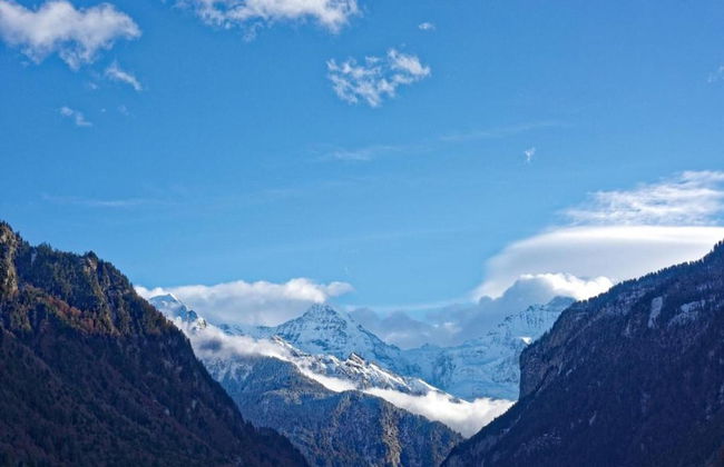 Pristine Home in a Charming Village, Large Grassy Sunbathing Area, View of the Mönch and Jungfrau - Foto 33