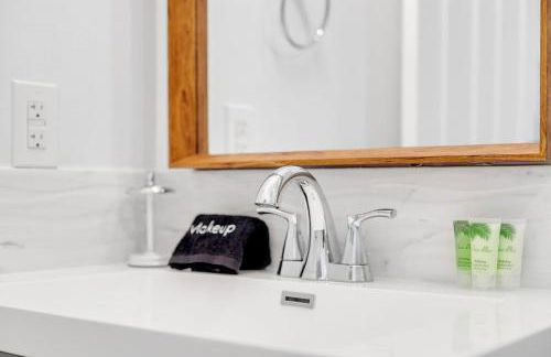 Modern Vacation Home Minutes Away From The Parks - Foto 25