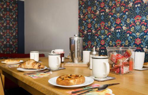 Blue Sparrow 4 bed House off road PARKING Pet friendly - Foto 13