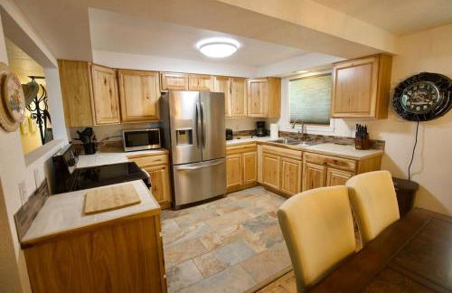 Centrally Located Redmond Retreat with Pool Table - Foto 5