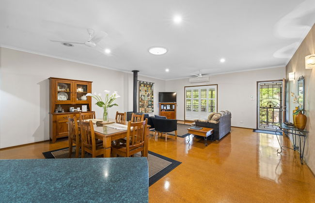 Birds 'n' Bloom Cottages - Photo 26