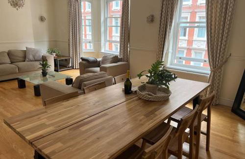 Luxury 3 bedroom, 3 bath apt by Oxford St & Soho - Foto 7