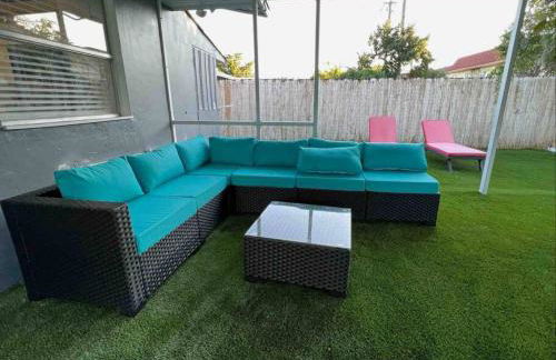 Royal Luxe Pool Home near Ft Laud airport and each - Photo 50