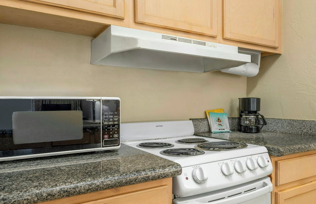 Plantation Hale Suites - Photo 29