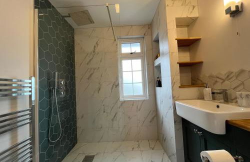 One Jubilee Cottages - Photo 13