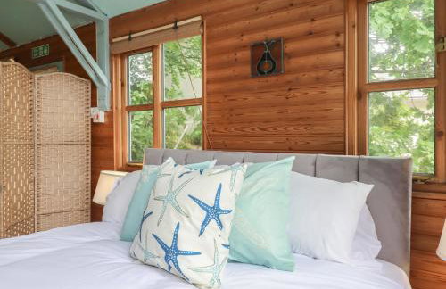 The Sharpham Boat House - Photo 18