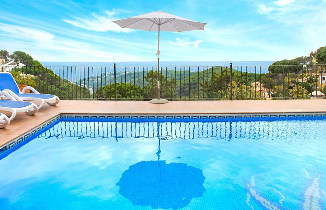 Serene Villa in Lloret de Mar With Private Swimming Pool - Foto 20