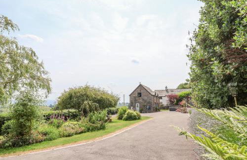 Coach House - Photo 35