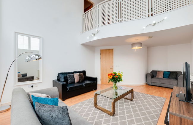 Base Serviced Apartments - The Docks - Photo 1