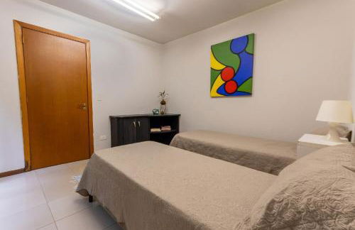 Casa espaçosa com piscina ampla e churrasqueira perto de São Paulo - Foto 55