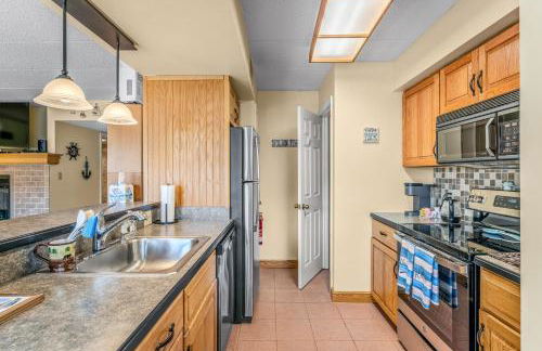 Epic Views and Pool Access! Gem on Big Boulder Lake - Foto 11