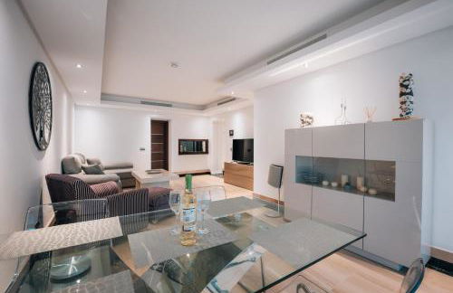 Luxury 2 bedrooms, Private Heated Pool - EHHouse - Photo 22