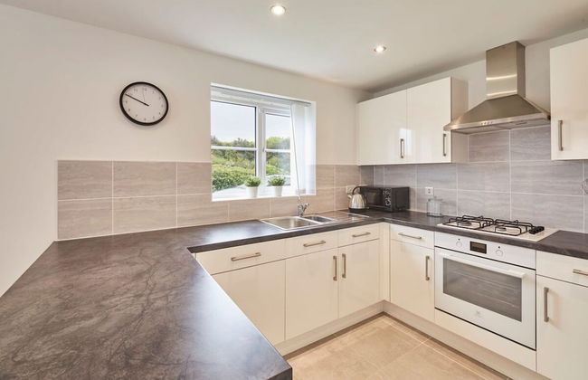 Host Stay Cayton Bay Cottage - Foto 9