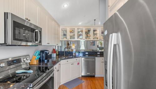 Seafoam – Beautiful 3BR Home with Heated Private Pool - 4 Min Walk to Beach! - Foto 5