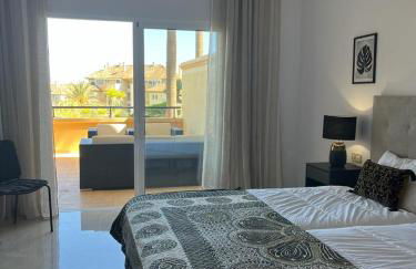 Luxury Apartment Elviria Hills - Stunning Views - Photo 20