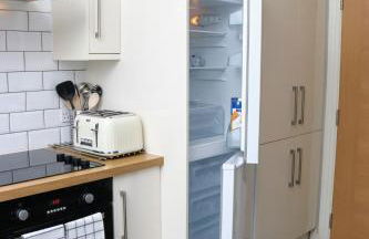 Aisiki Living at Upton Road, Multiple 1, 2, or 3-Bedroom Apartments, King or Twin Beds with Free WiFi & Parking Space - Foto 100