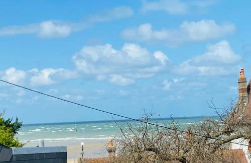 A 2 Pas de la Mer, 2 bedrooms, sea view, parking - Photo 9