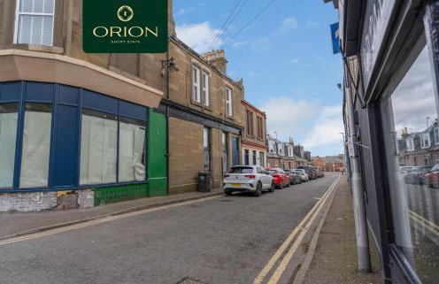 ORION SHORT STAYS is a Renewable Energy Specialist accommodation Provider based in Dundee, We have many properties available for large groups, ASK us for more details and for Custom Quotes, Many properties close to the PORTs and for Large Teams of 100 - Foto 55