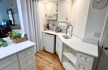 Beautiful Newly Remodeled Mini Suite at Sea Trail Resort - Foto 4