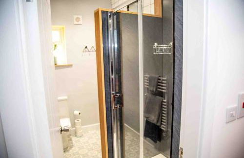 Binks - Seafront 1 bed first floor apartment - Photo 16