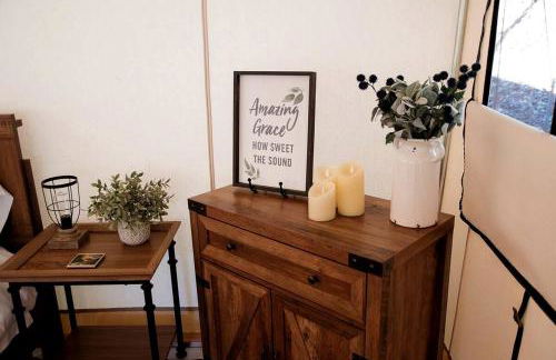 Heated North Carolina Glamping Rental Surrounded by Pisgah National Forest - Foto 25