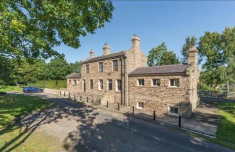 Station House - Photo 2